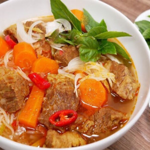 Bò kho - hù tiếu