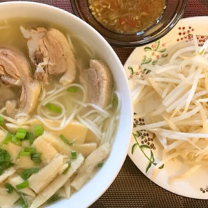 Bún măng gà