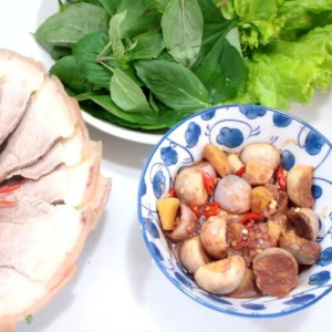 Thịt luộc dưa cải chua - cà pháo