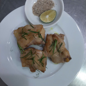 Gà hấp hành