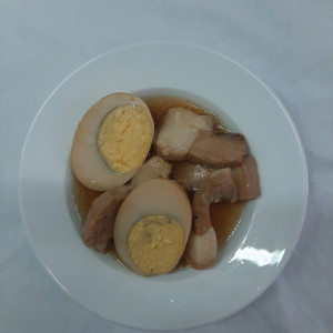Thịt heo kho trứng