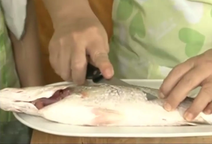 Hướng dẫn nấu món cá chẽm hấp chanh